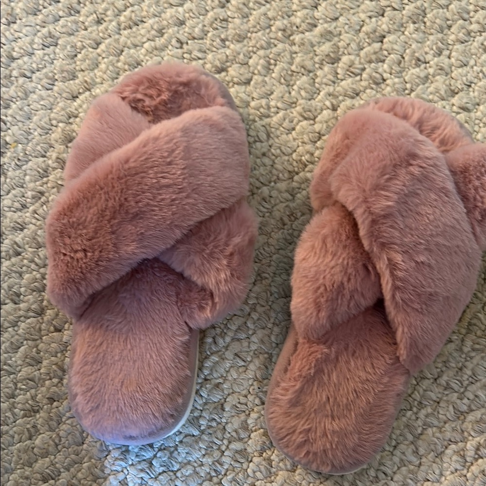 Cozy Pink Faux Fur Slippers